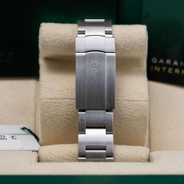 Rolex Oyster Perpetual 124300 Image 5
